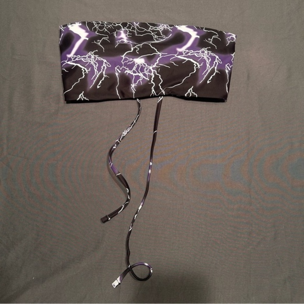 SHEIN Black & Purple Lightening Print Strapless Bikini Top